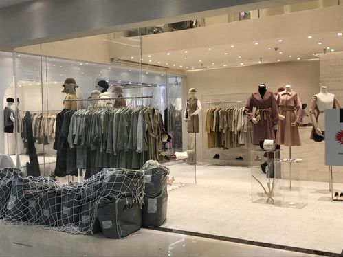 服裝批發(fā) 2020年實(shí)體轉(zhuǎn)戰(zhàn)直播間后,帶你考察廣州線下檔口實(shí)況 入門級(jí)講解